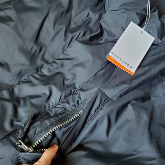 Banana Republic Down Vest - Picture 8 of 10